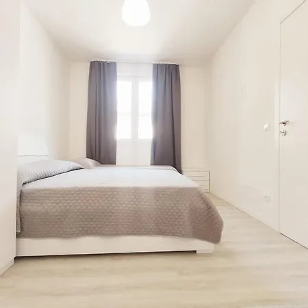 Volta - Appena Ristrutturato - 100 Mt Da Piazza Mazzini